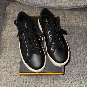 Gola Black Leather Sneaker